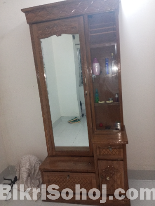 ডেসিন টেবিল